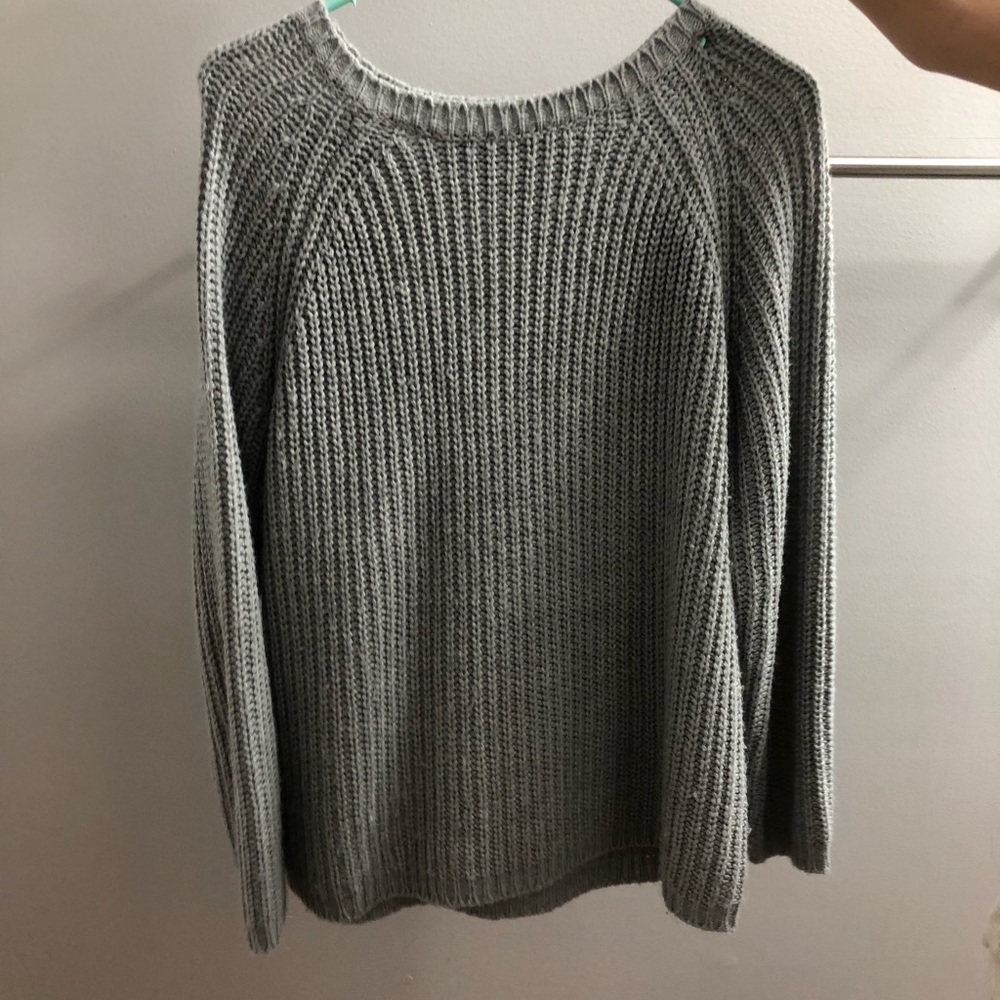 grey knit sweater
